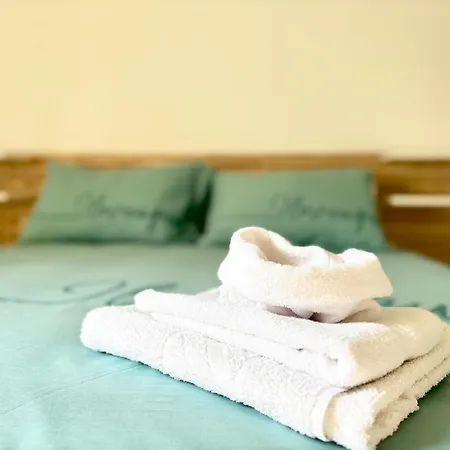 Apartment Borgoluce Spacious Apt - Free Parking - Near Airport & Center