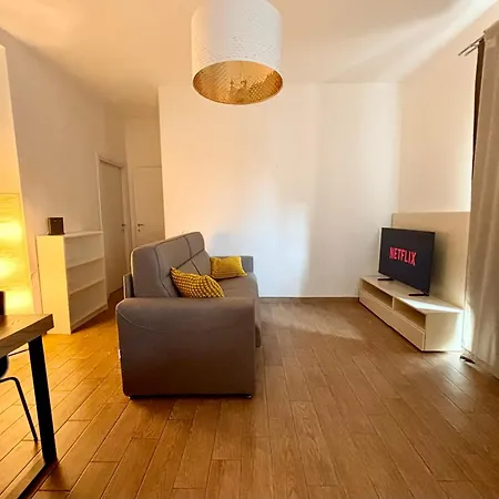 Borgoluce Spacious Apt - Free Parking - Near Airport & Center Apartment Bergamo