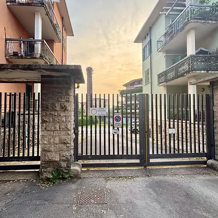 Apartment Borgoluce -free Parking- Near Center & Airport