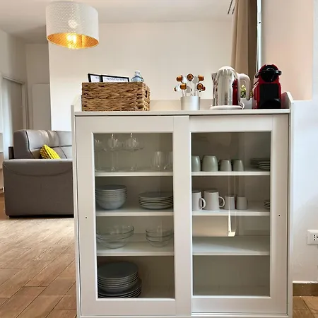 Borgoluce Spacious Apt - Free Parking - Near Airport & Center *