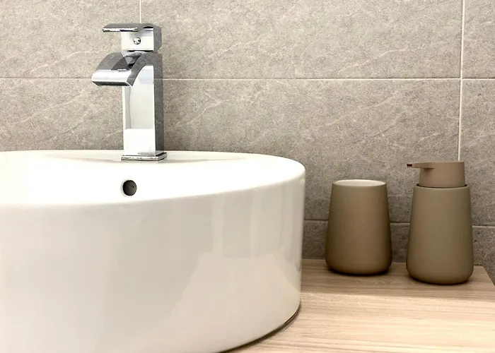 Con Parcheggio Gratis Tra Centro E Aeroporto Apartment *